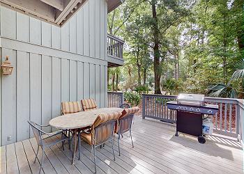 Outdoor Dining with Propane Grill