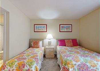 Guest Bedroom with 1 Twin and 1 Queen Sized Bed