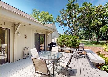 Outdoor Dining with Propane Grill