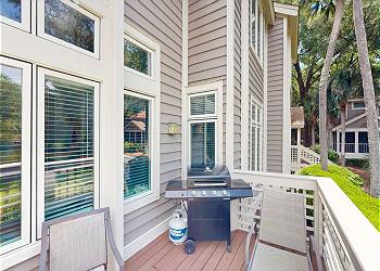 Outdoor Dining with Propane Grill