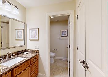 En-Suite Guest Bathroom