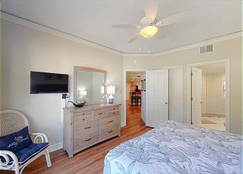 Primary Suite with an En-Suite Bathroom