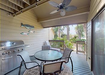 Outdoor Dining with Golf Course View