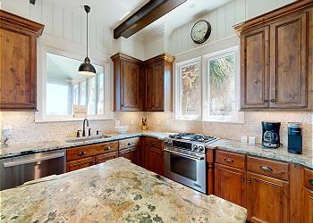 Fully Stocked Kitchen