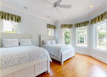 Bedroom 5 with Two Queen Beds