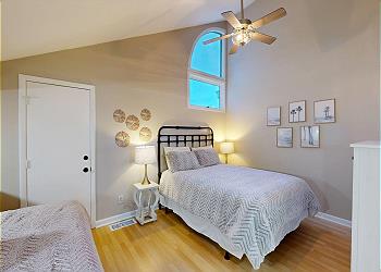Loft with Queen Size Bed