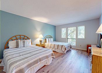 Bedroom 2 with Two Queen Size Beds