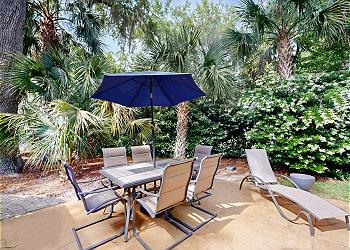 Outdoor Dining with Propane Grill