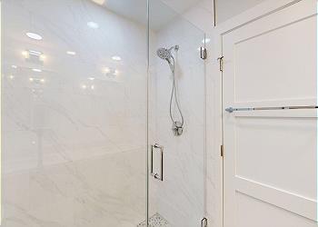 En-Suite Guest Bathroom with Tiled Walk-in Shower