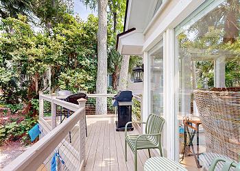 Outdoor Seating with Propane Grill