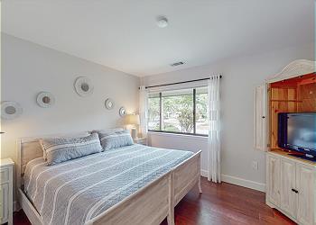 Guest Bedroom with King Size Bed