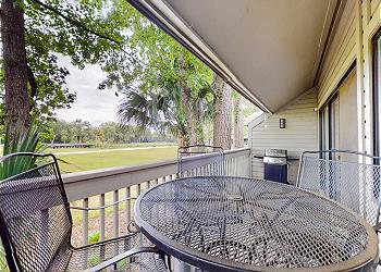 Private Deck with Outdoor Dining