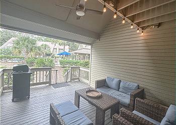 Outdoor Dining with Propane Grill