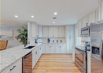 Fully Stocked Kitchen