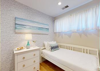 Landing with Twin Daybed