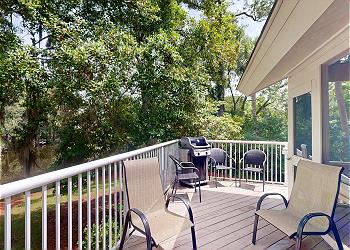 Outdoor Dining with Propane Grill