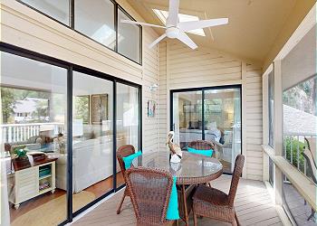 Screened-in Porch