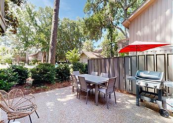Private Patio with Outdoor Dining