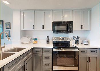 Fully Stocked Kitchen