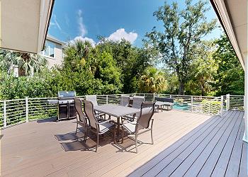Outdoor Dining with Propane Grill