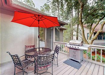 Outdoor Dining with Propane Grill