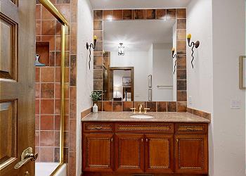 En-Suite Bathroom