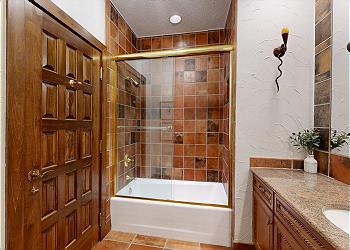 En-Suite Bathroom