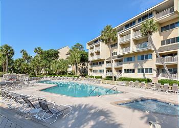 Captains Walk Community Pool