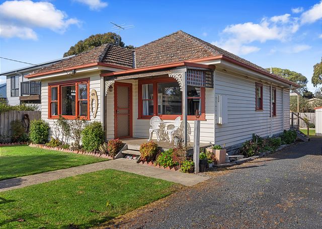 Settle In Retro cottage, Cowes