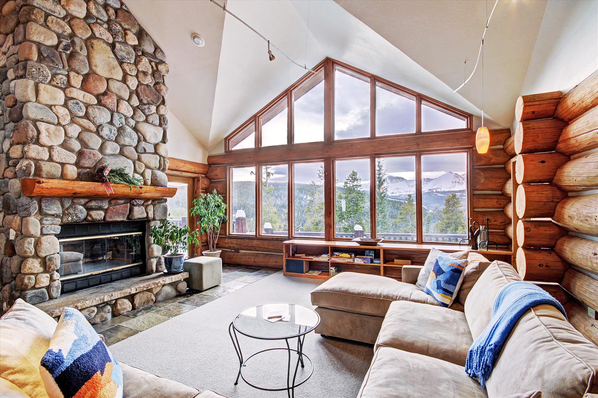 Enjoy this private home with amazing panoramic views of the Ten Mile Range and Breckenridge ski area - 10 Southface Breckenridge Vacation Rental
