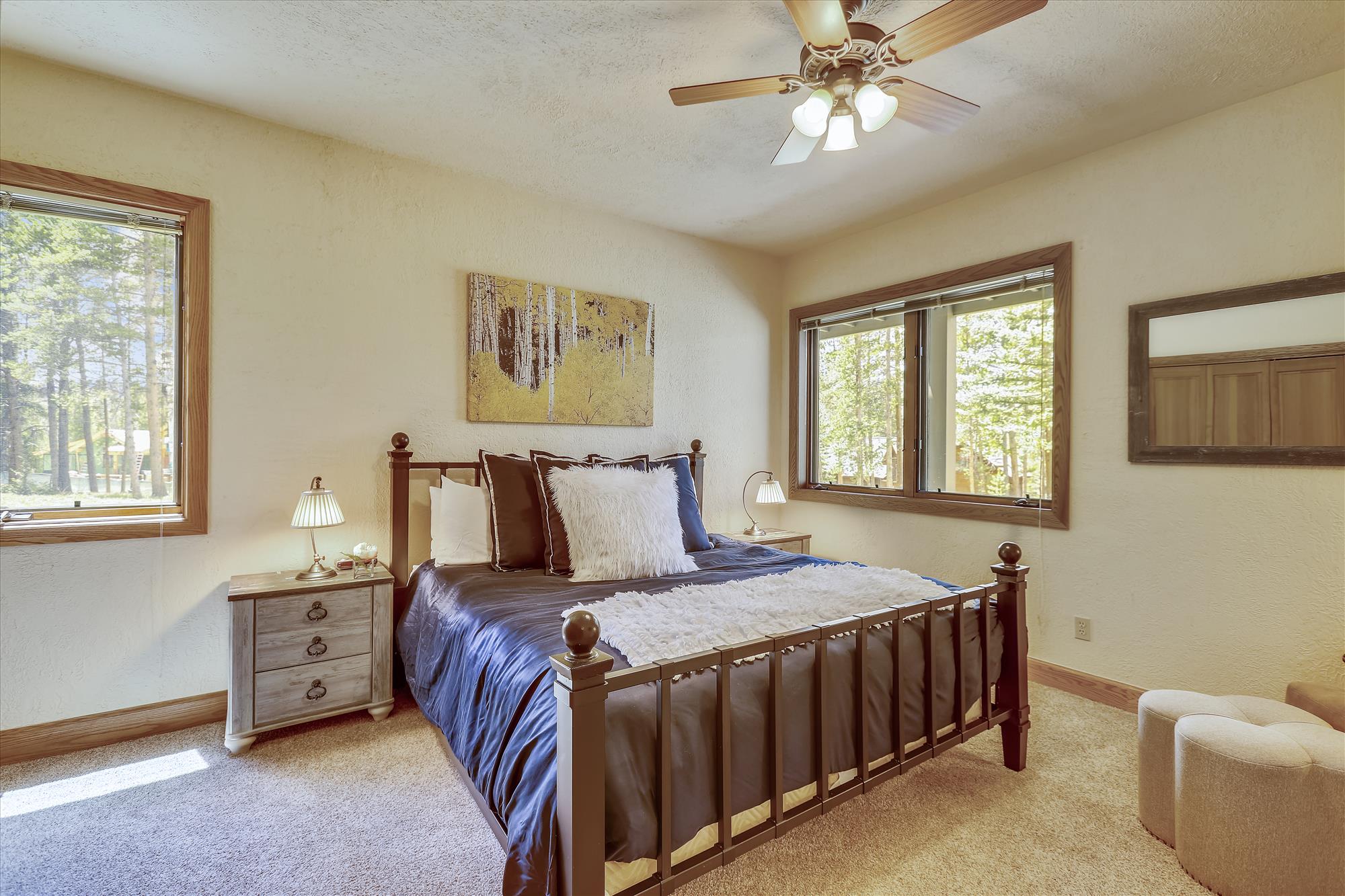 Bottom floor king bedroom with private bathroom - Evergreen Lodge Breckenridge Vacation Rental