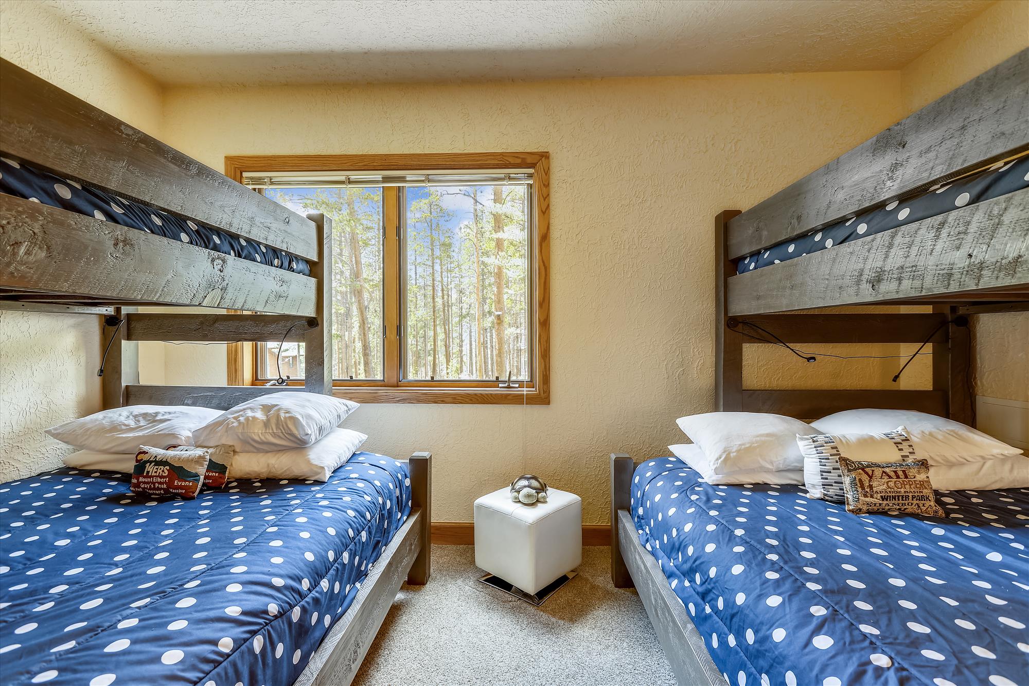 This bunkroom is perfect for the kids or any extra guests in your party - Evergreen Lodge Breckenridge Vacation Rental
