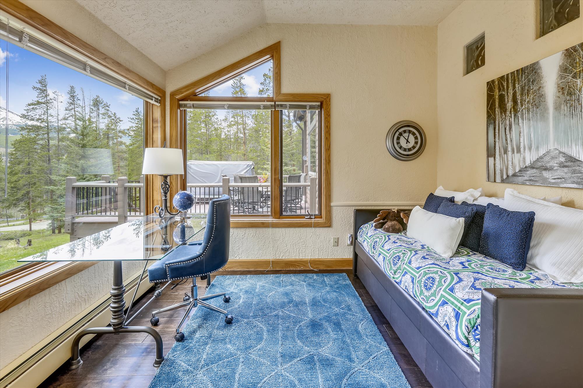 Bonus room off of the master with daybed and office desk - Evergreen Lodge Breckenridge Vacation Rental