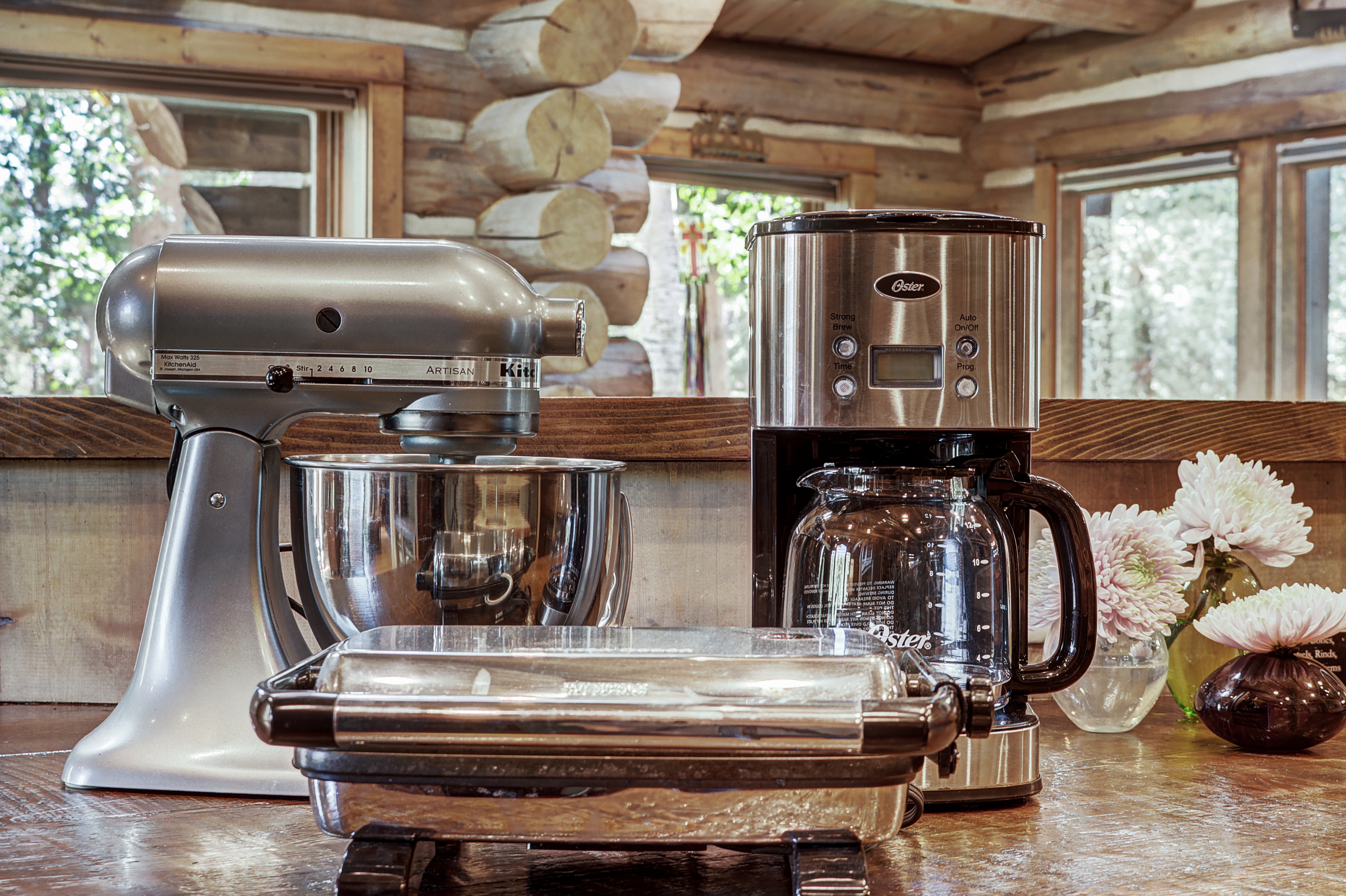 The kitchen's appliances offer everything you need for a homecooked meal - Bear Lodge Breckenridge Vacation Rental