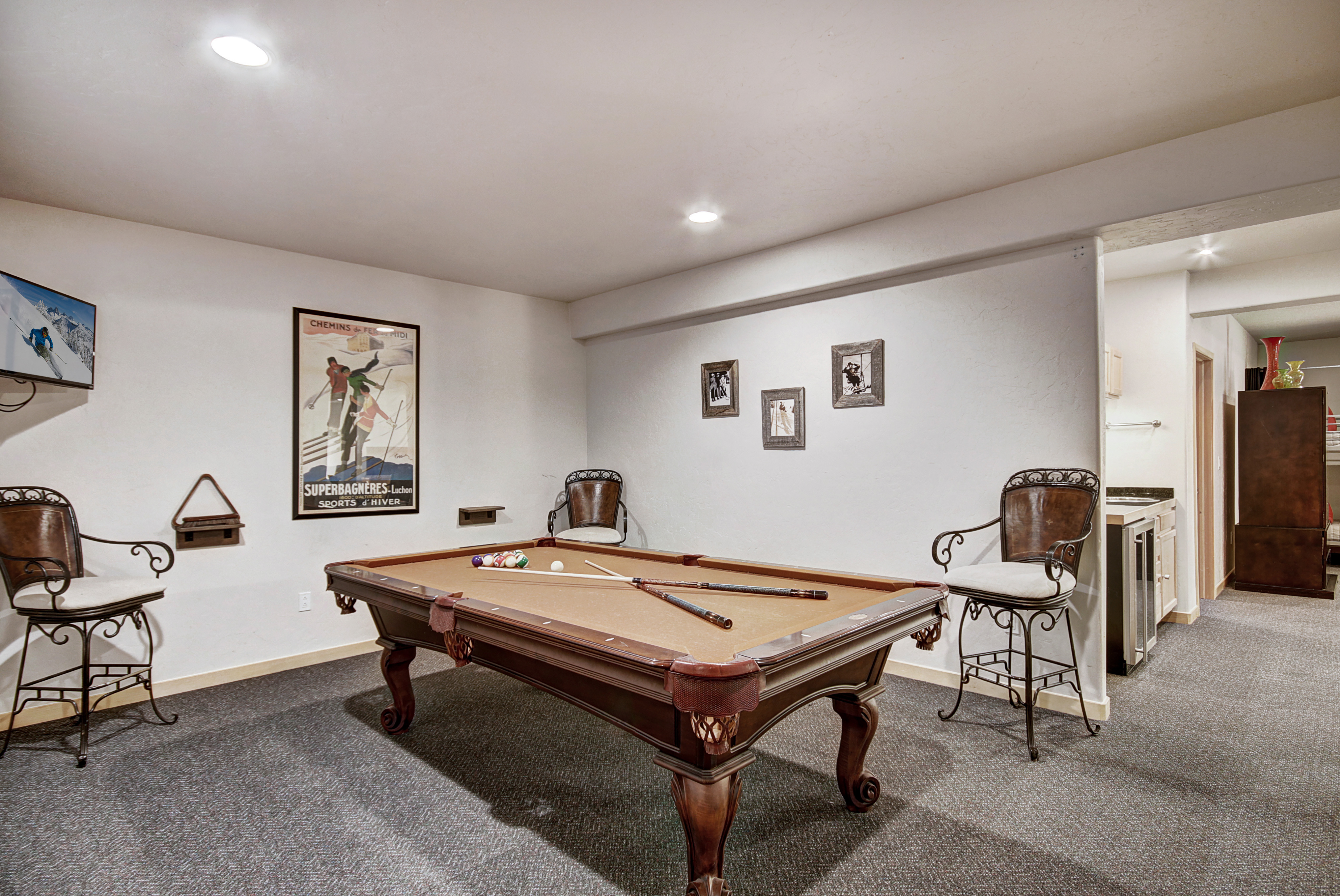 Pool table located in the lower level recreation room. - Buffalo Mountain Vista Frisco Vacation Rental
