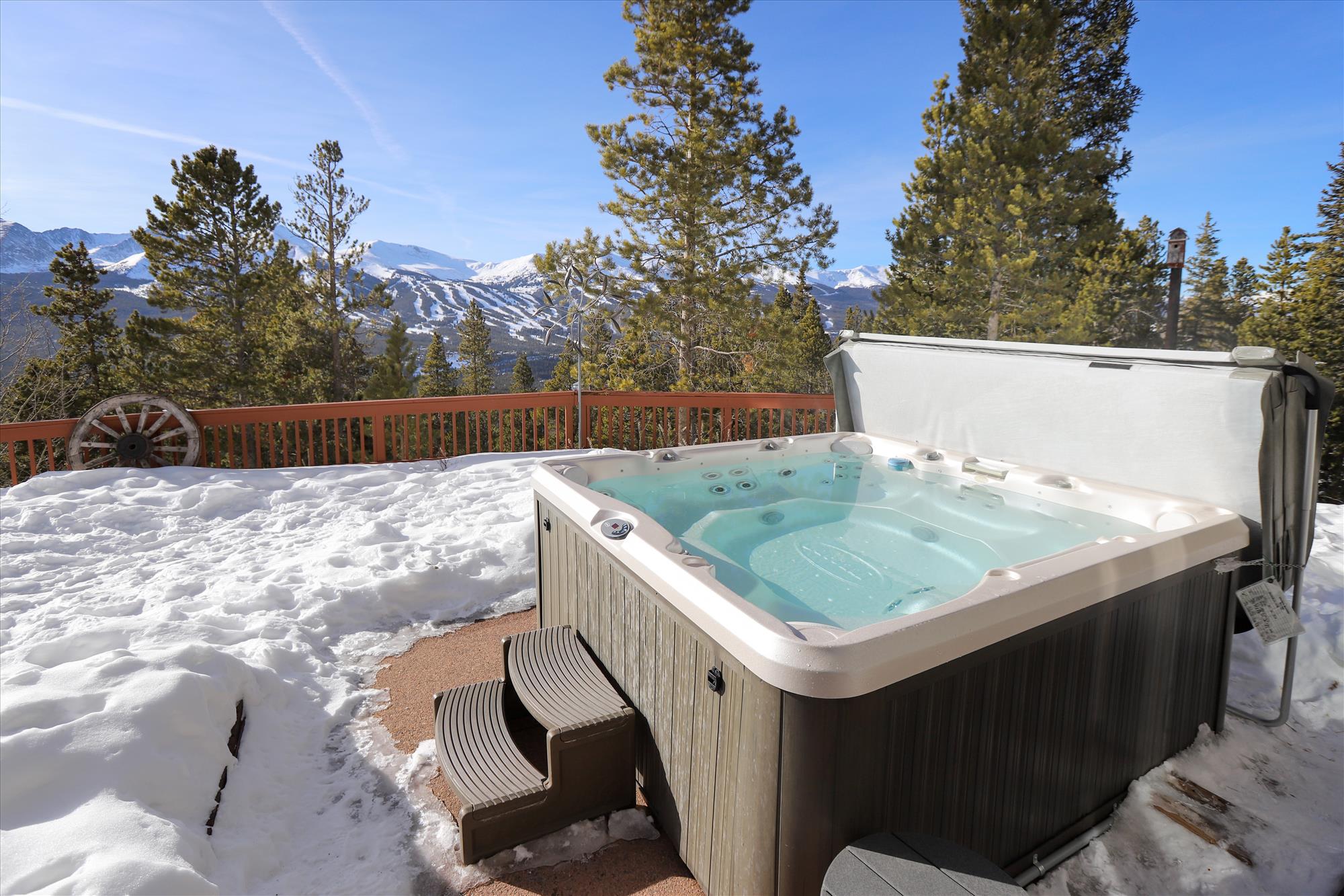 Hot tub area with beautiful panoramic views of the mountains.