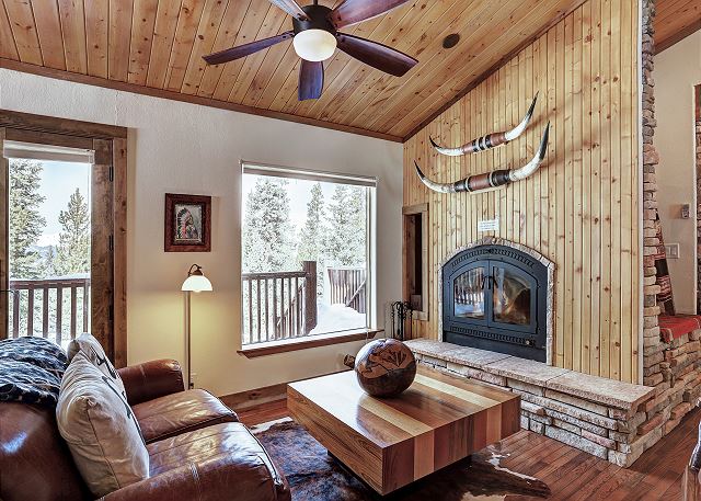 Relax in this cozy and welcoming living area - Lodge at Boreas Pass Breckenridge Vacation Rental