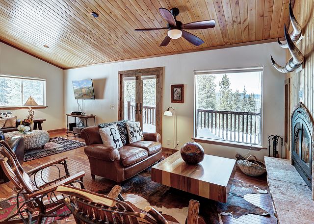 Living area with gas fireplace - Lodge at Boreas Pass Breckenridge Vacation Rental