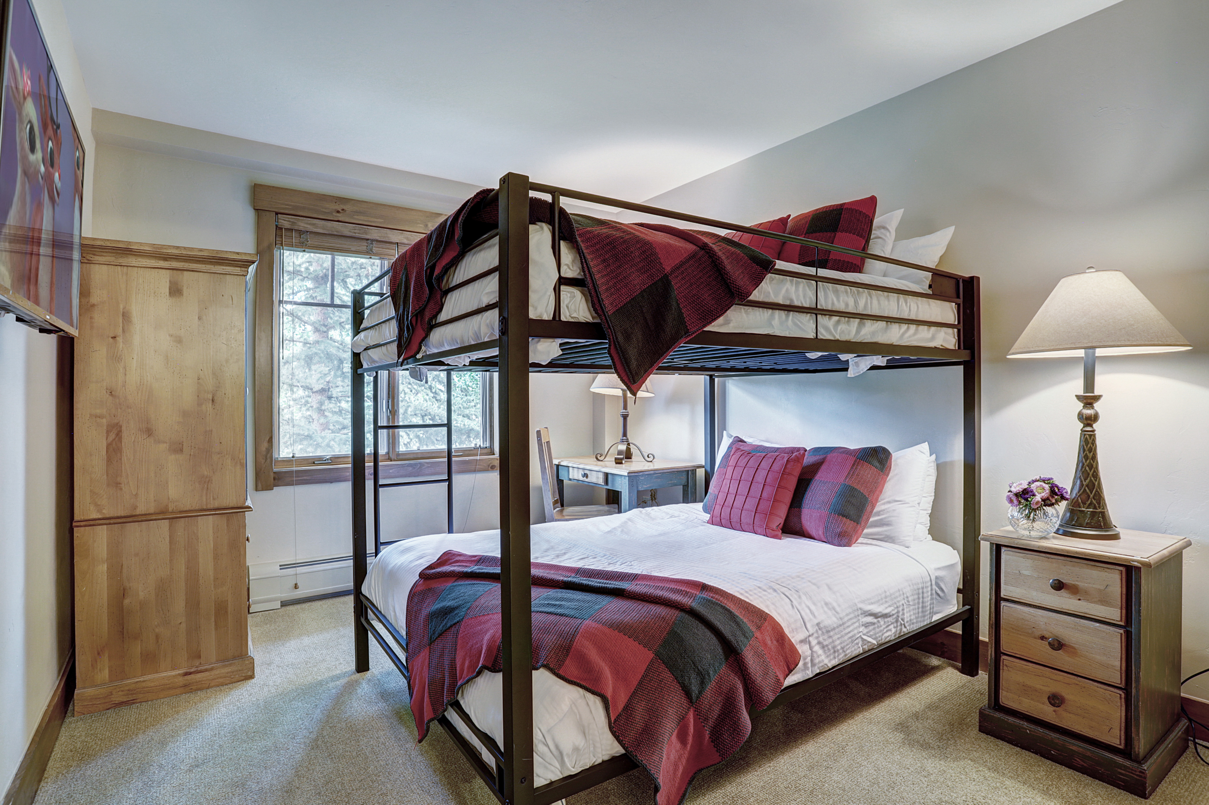 2nd bedroom Queen over Queen bunk beds