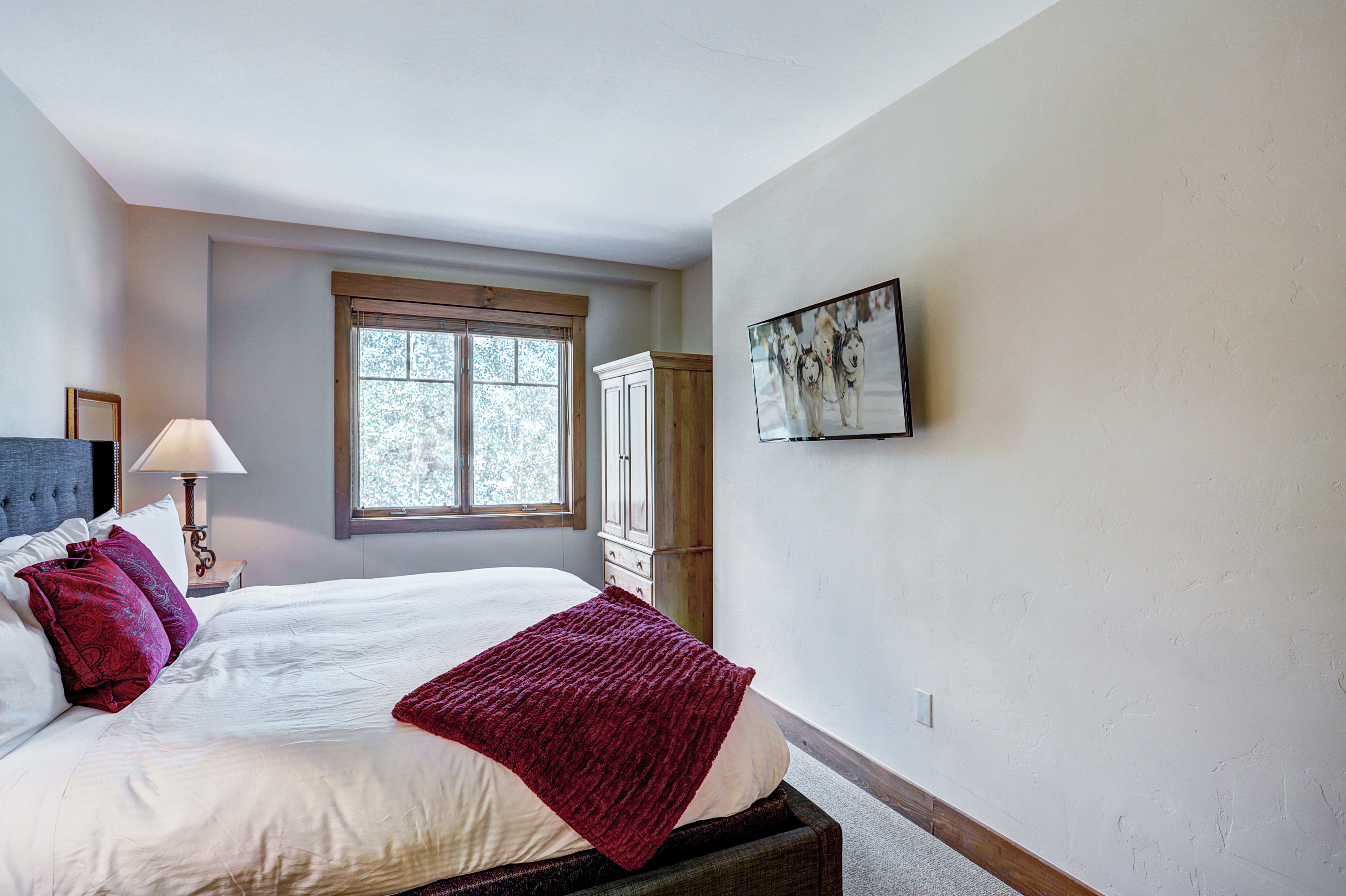 Main level master with flat screen TV