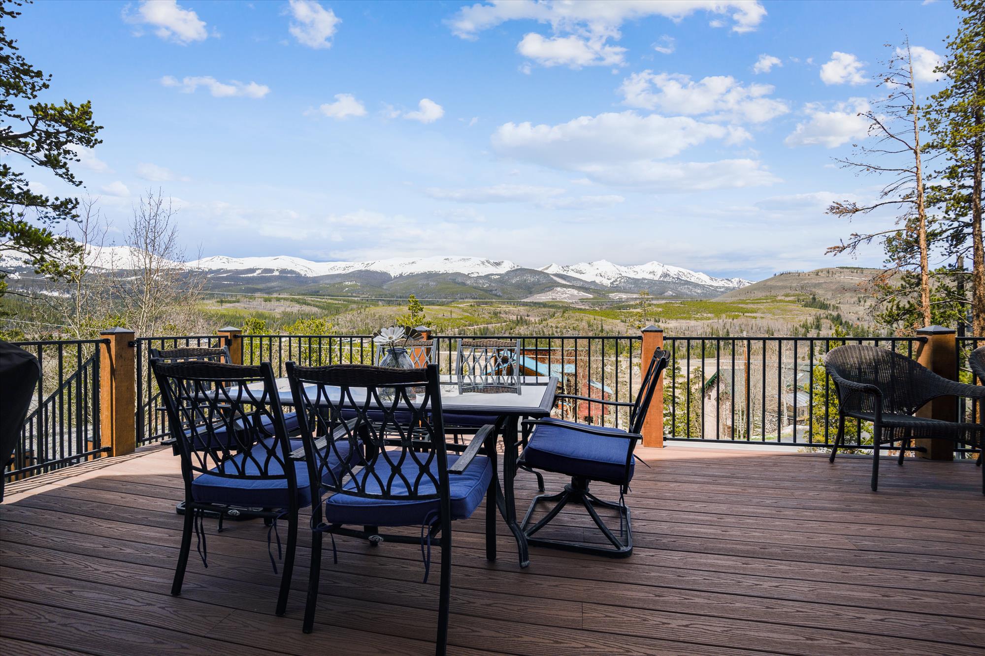 Outdoor dining area - Powder Moose Villa - Breckenridge Vacation Rental