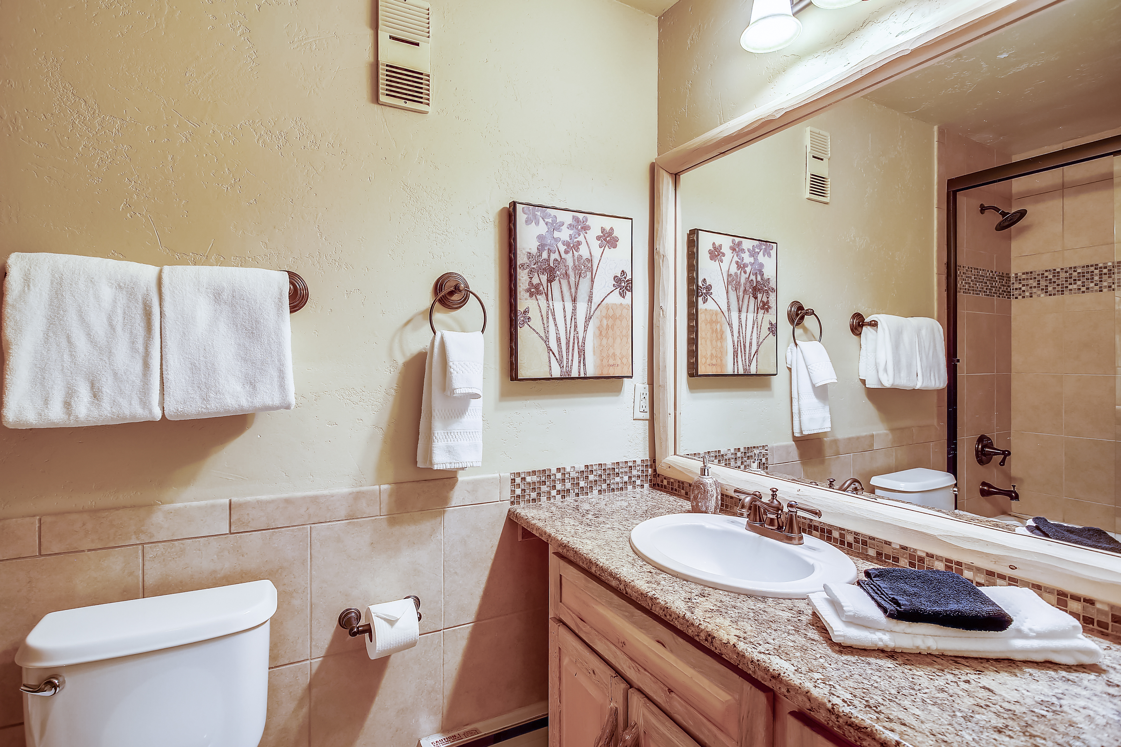 Shared bathroom for queen bedroom and bunk bedroom - Cedars 53 Breckenridge Vacation Rental