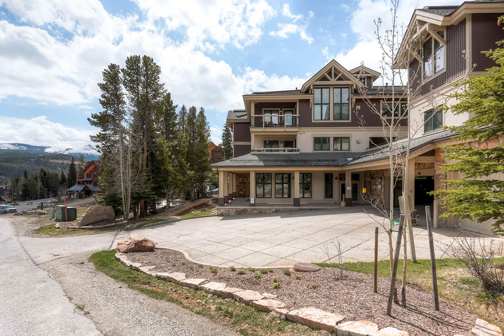 36 Tyra Riverbend 202