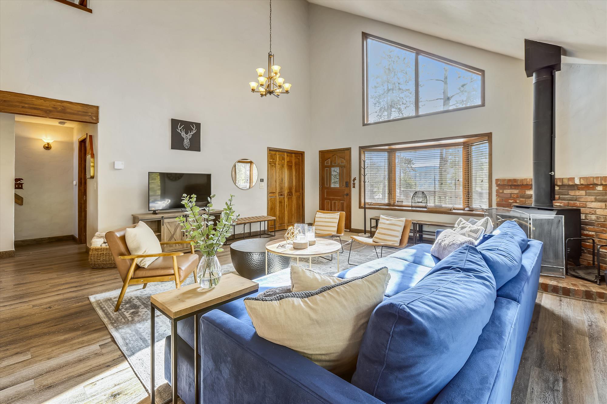 Large and spacious living room to host your whole group comfortably - Calderon De La Breck Breckenridge Vacation Rental