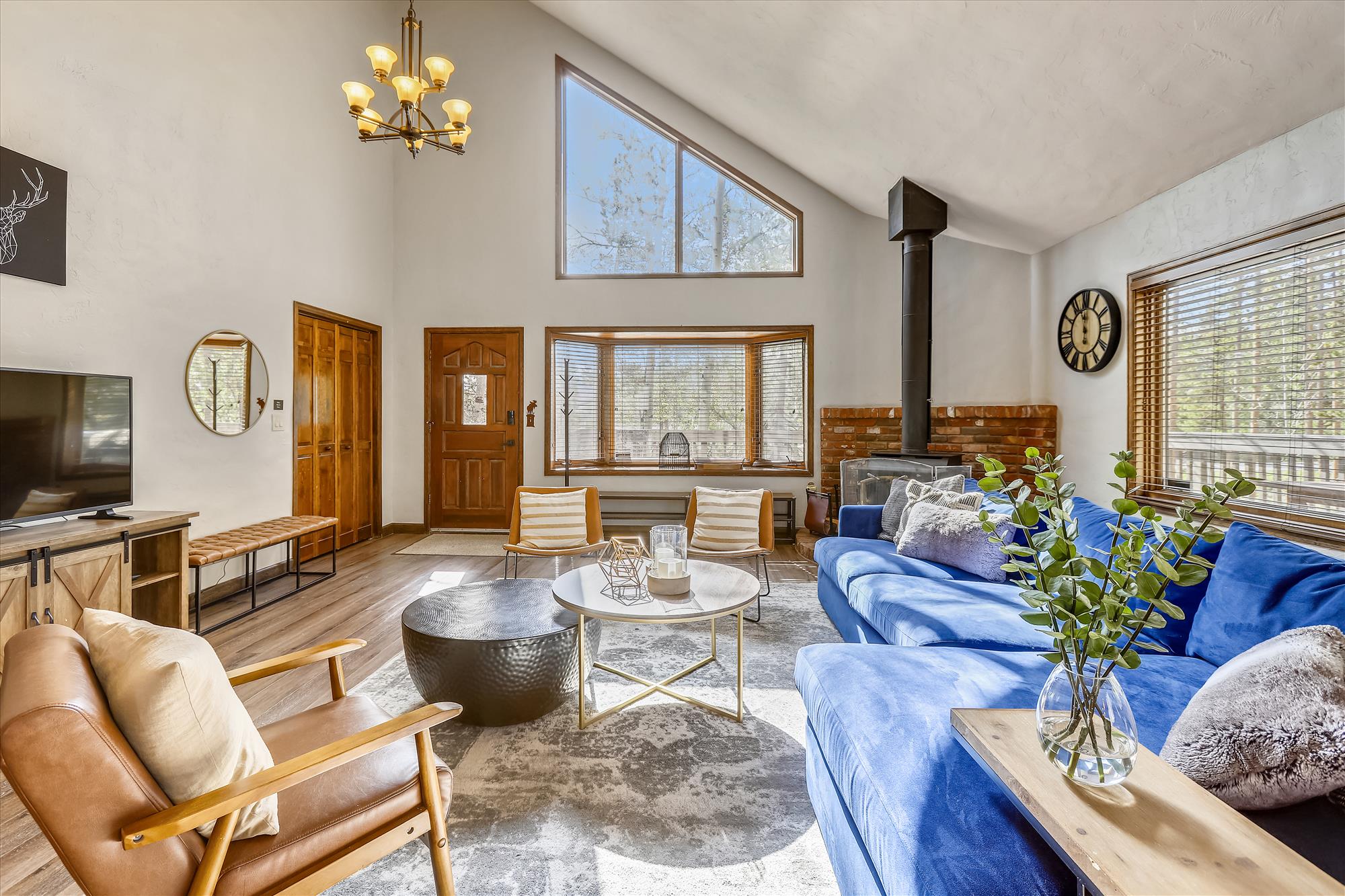 Relax by the vented gas stove or watch a movie with family and friends - Calderon De La Breck Breckenridge Vacation Rental