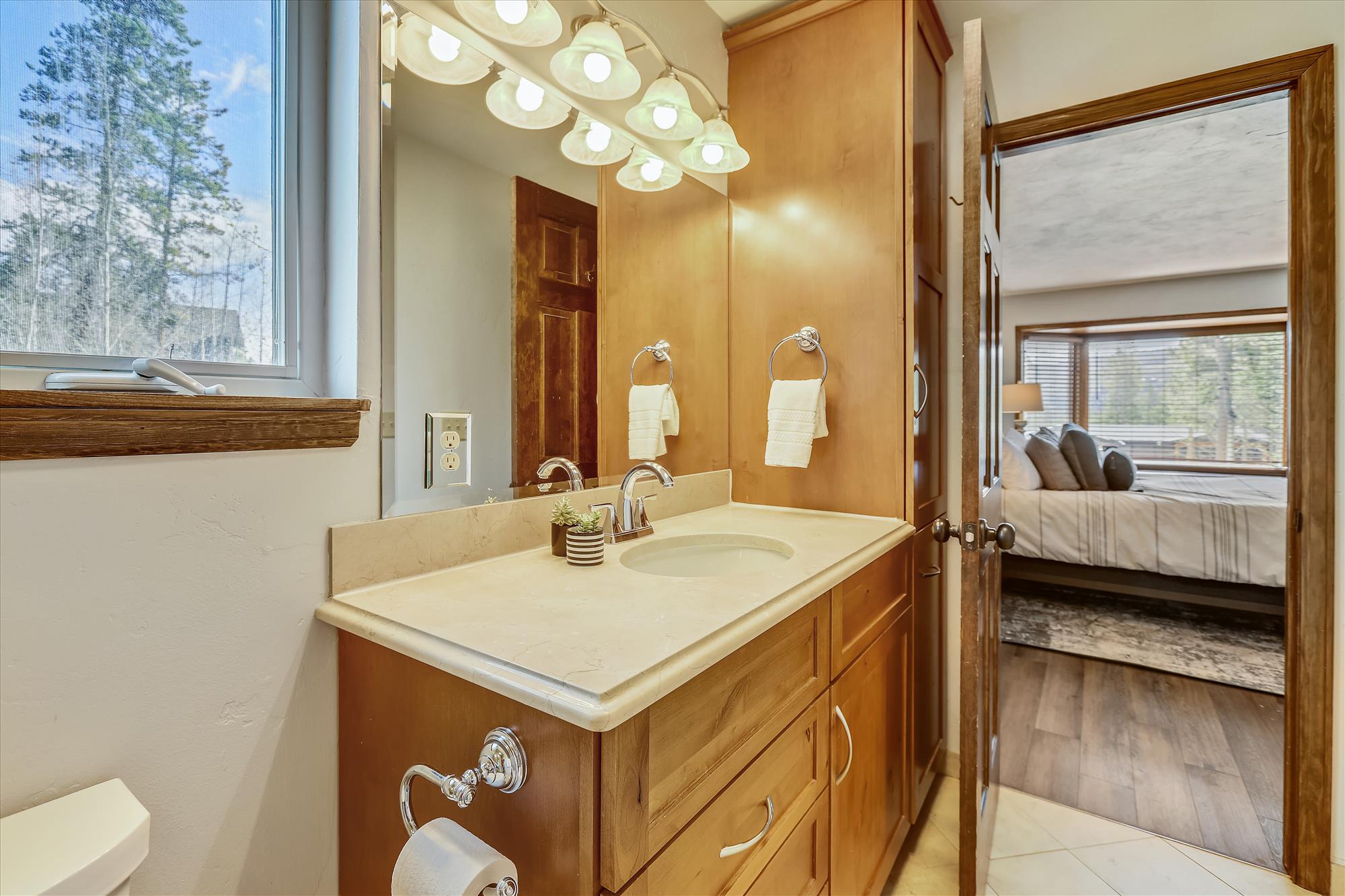 En-suite master bathroom - Calderon De La Breck Breckenridge Vacation Rental