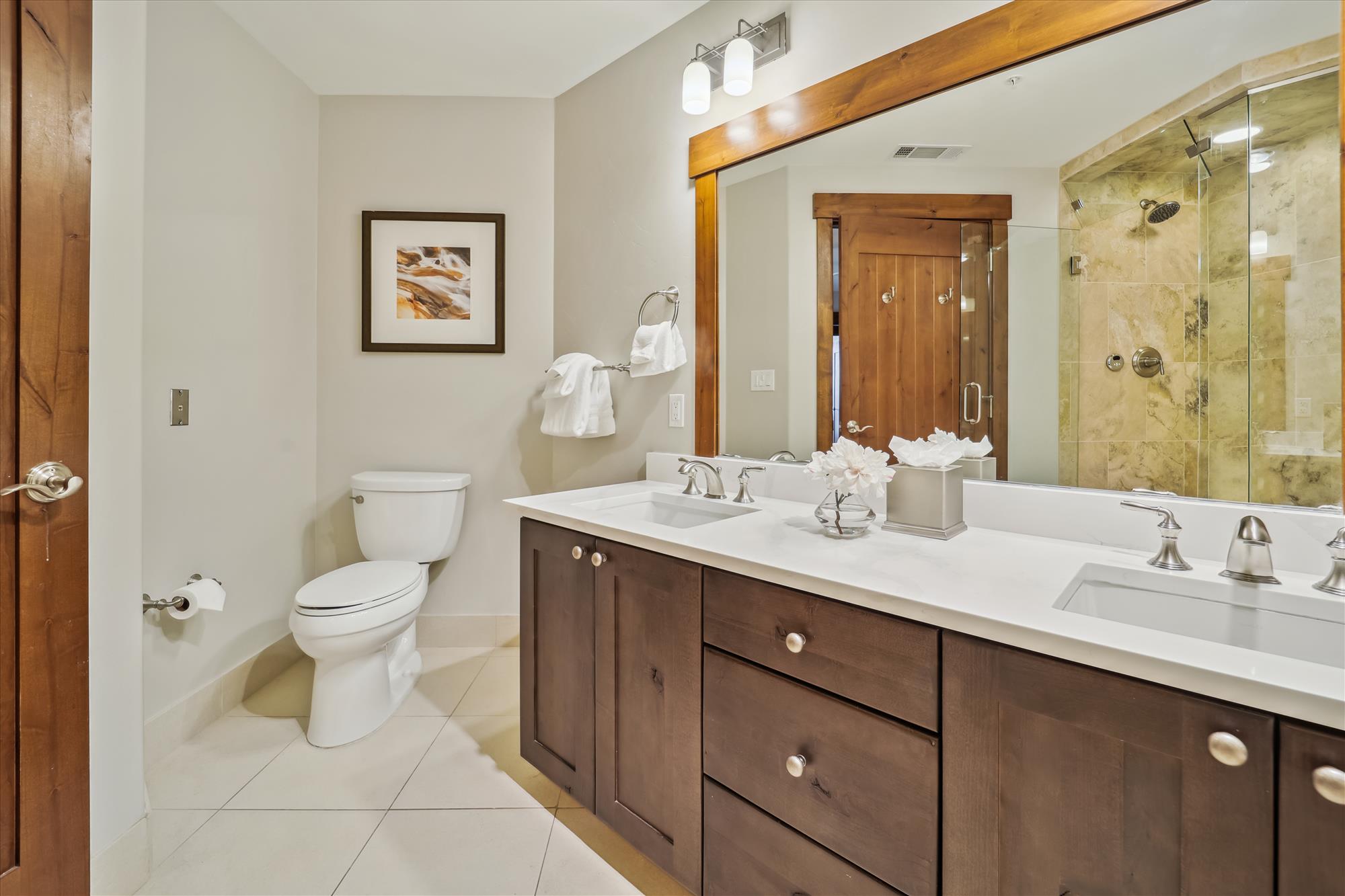 Private master bathroom - One Ski Hill Place 8424-Breckenridge Vacation Rental