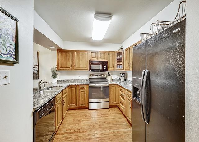 This kitchen boasts all vacation meal needs - Atrium 003 Breckenridge Vacation Rental