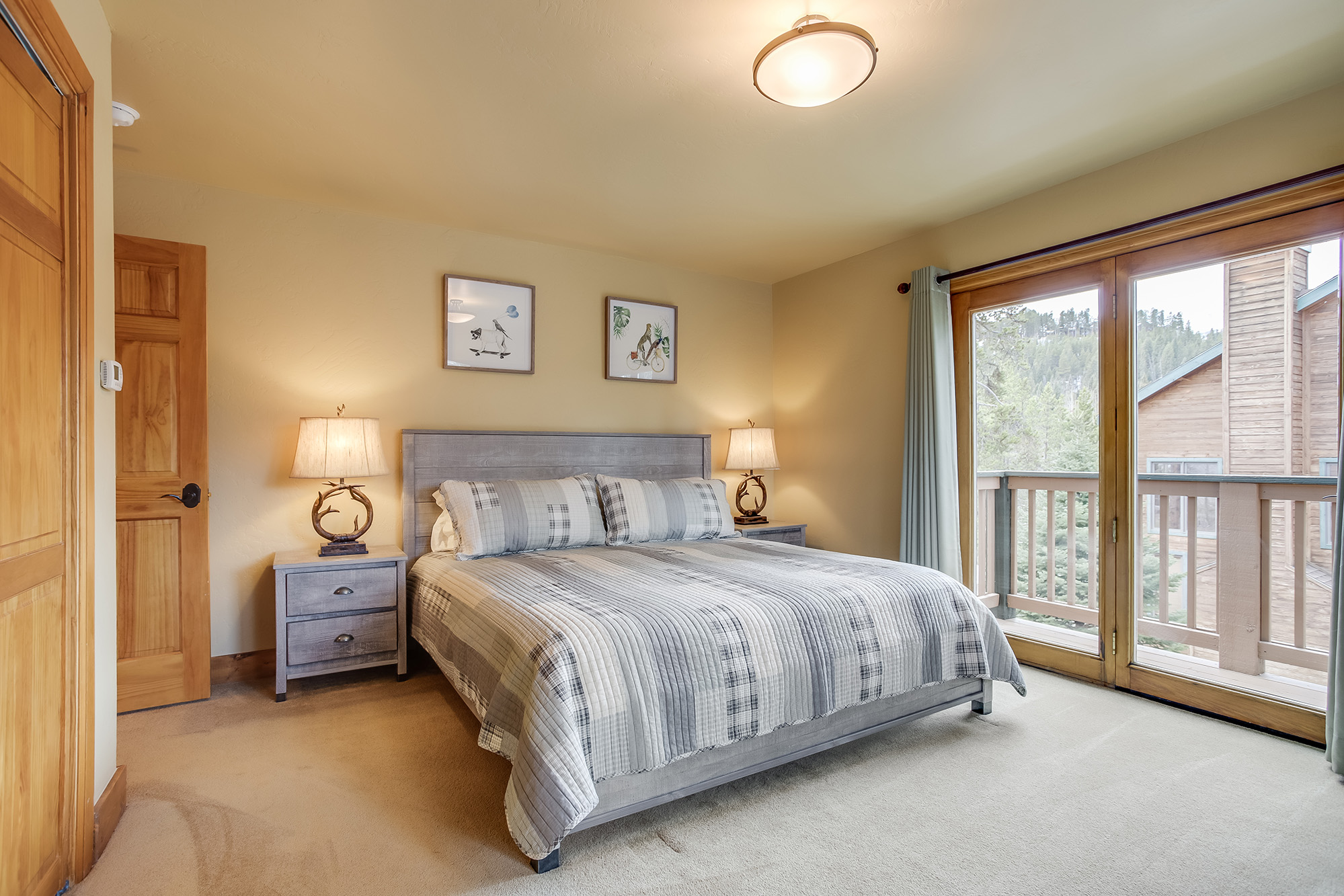King bedroom with deck - Friendly Fox Chalet - Breckenridge vacation rental