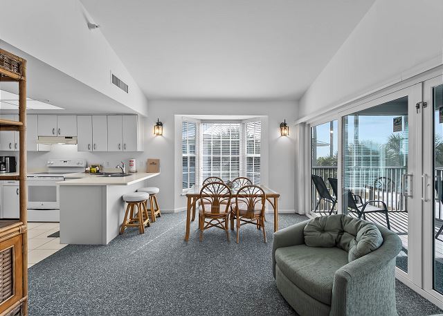 Special Sunset View Resort Access and steps to the Restaurant or Pool, A3721C